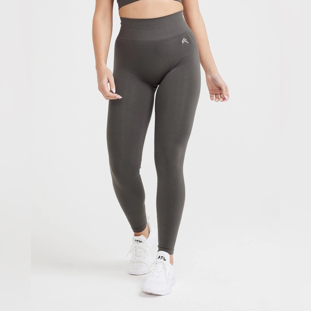 NWT Oner Active EFFORTLESS LEGGINGS in Deep Taupe Size Medium